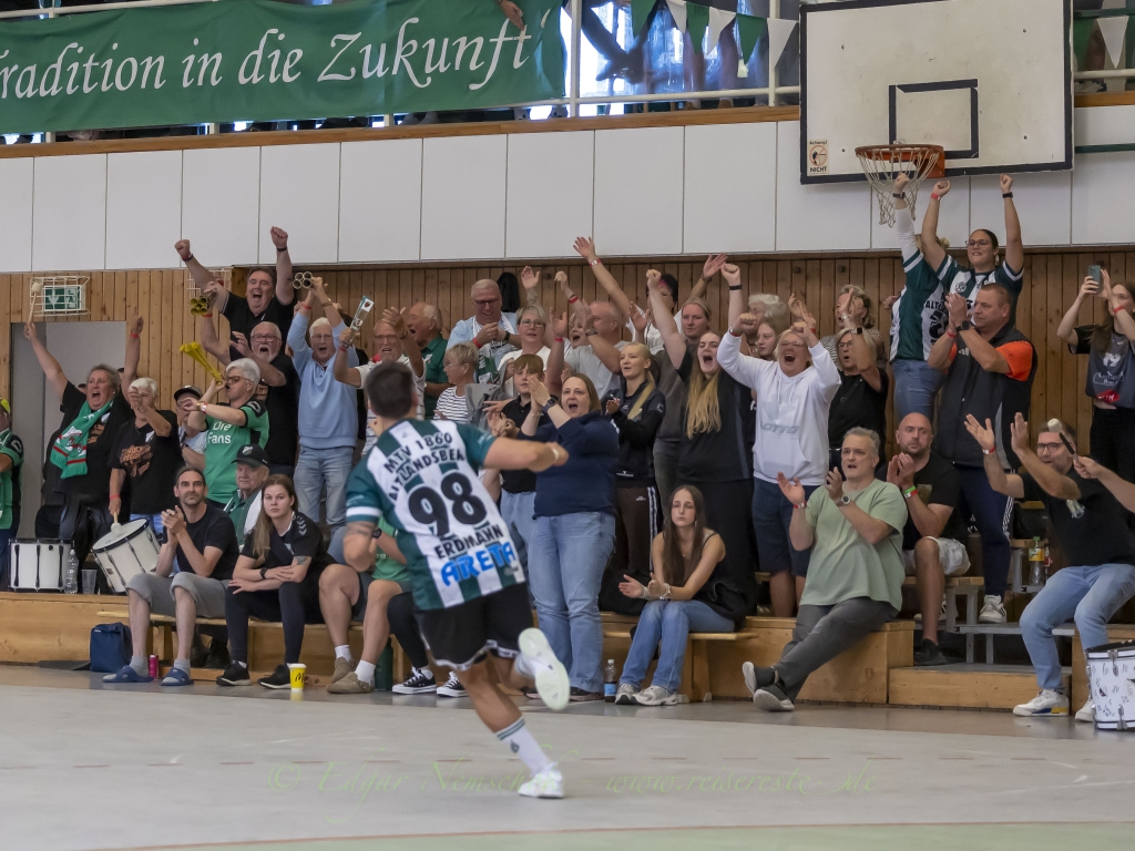 Große Kulisse in der Erlengrundhalle 